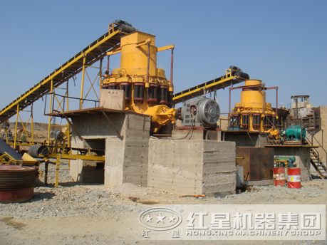 石灰石生產(chǎn)現(xiàn)場圖