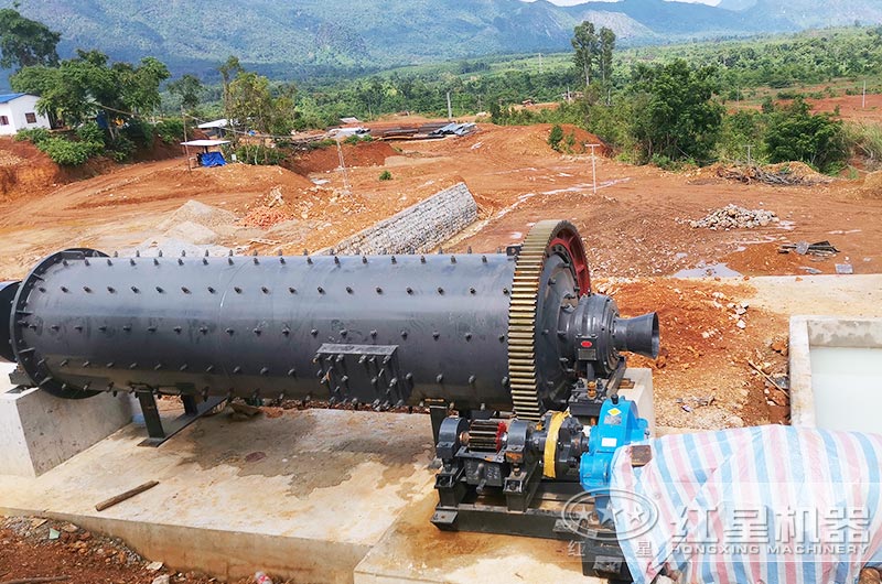 鐵礦石球磨機(jī)工作現(xiàn)場圖片 鐵礦石球磨機(jī)工作現(xiàn)場圖片