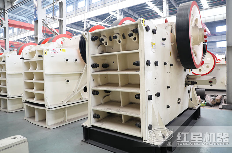 CJ鄂式破碎機(jī)圖片