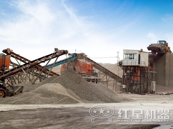 砂石骨料生產(chǎn)現(xiàn)場(chǎng)