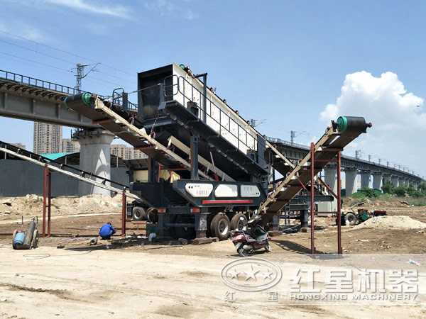 車(chē)載流動(dòng)破石子機(jī)2