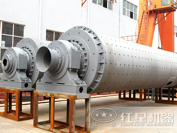 大型陶瓷球磨機(jī)展示