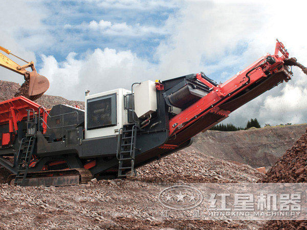 時(shí)產(chǎn)300噸移動破碎站展示