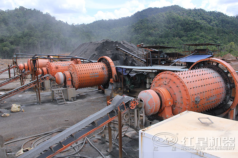 粉煤灰球磨機(jī)生產(chǎn)現(xiàn)場(chǎng)圖