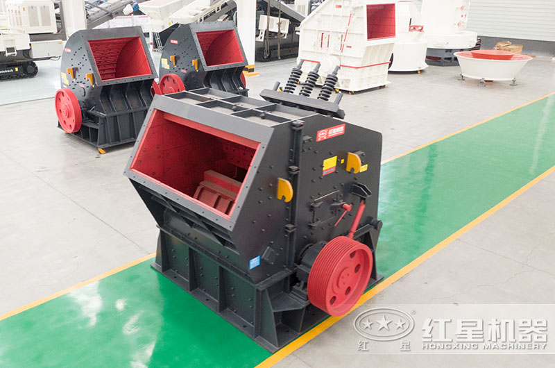 臥式反擊破碎機俯視圖