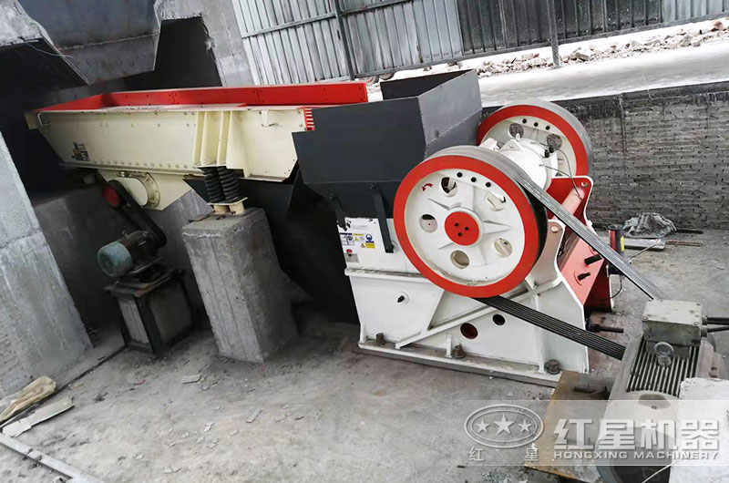 一小時(shí)600噸砂石生產(chǎn)線現(xiàn)場(chǎng) 一小時(shí)600噸砂石生產(chǎn)線現(xiàn)場(chǎng)