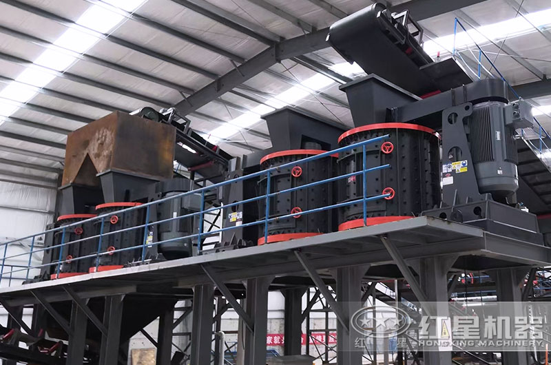 4臺復(fù)合式制砂機(jī)聯(lián)合作業(yè) 4臺復(fù)合式制砂機(jī)聯(lián)合作業(yè)