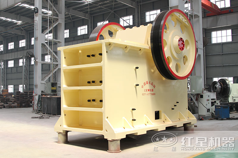 大型顎式破石機圖片