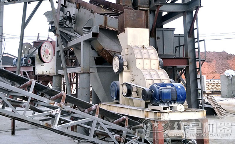 雙級粉碎機工作現(xiàn)場圖片