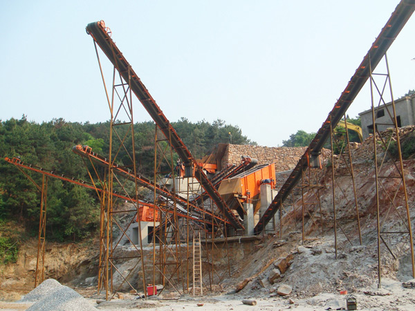 破碎生產(chǎn)現(xiàn)場