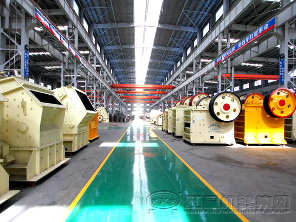 紅星機器沙石料破碎機的生產車間