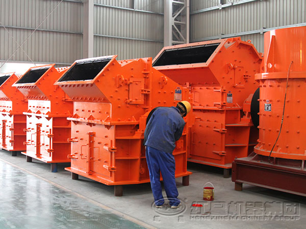 石料細碎機生產(chǎn)車間