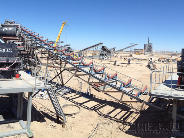 鵝卵石圓錐式破碎機(jī)生產(chǎn)現(xiàn)場(chǎng)