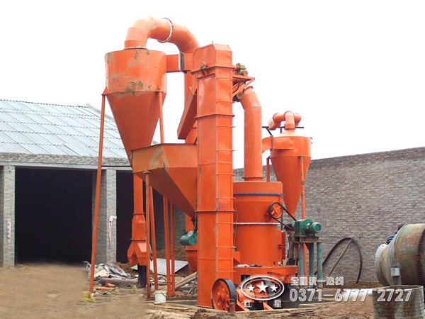 云母磨粉機(jī)客戶現(xiàn)場(chǎng) 云母磨粉機(jī)客戶現(xiàn)場(chǎng)