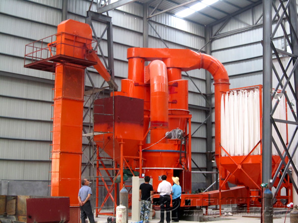 硅石磨粉機(jī)客戶安裝現(xiàn)場