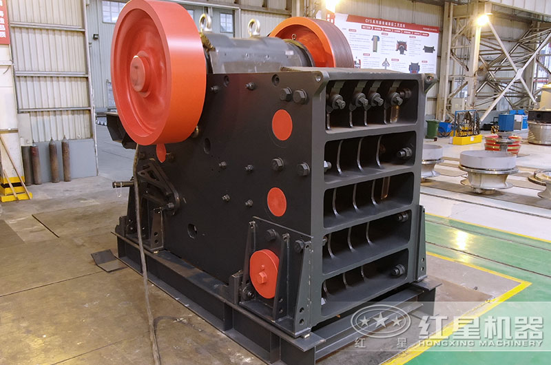 1215鄂破碎機(jī)圖片