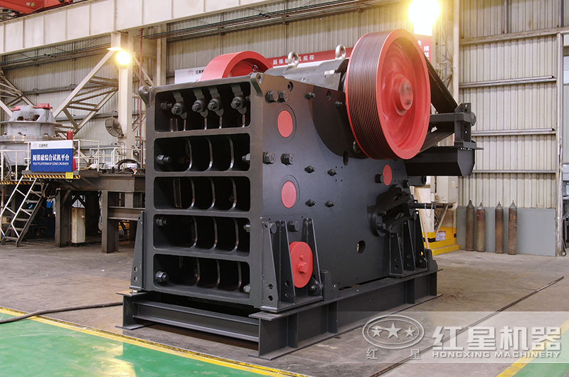 PE鄂式破碎機(jī)圖片