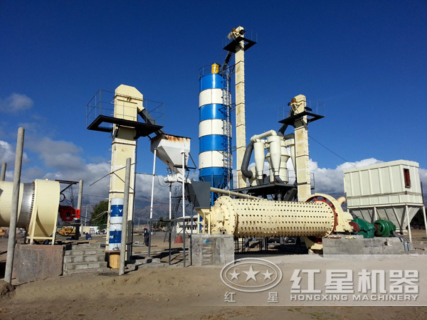 節(jié)能球磨機(jī)現(xiàn)場工作圖