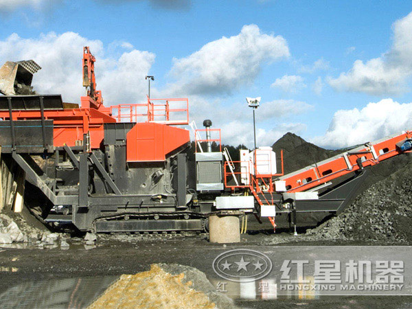 移動破碎機現(xiàn)場圖
