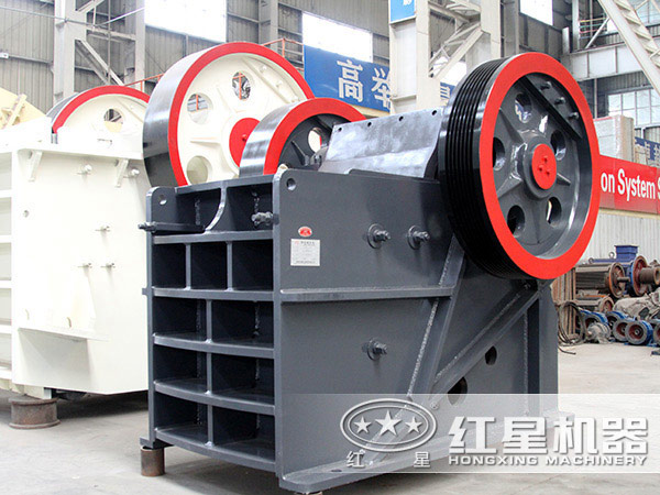 鄂式粗碎機(jī)車間 鄂式粗碎機(jī)車間