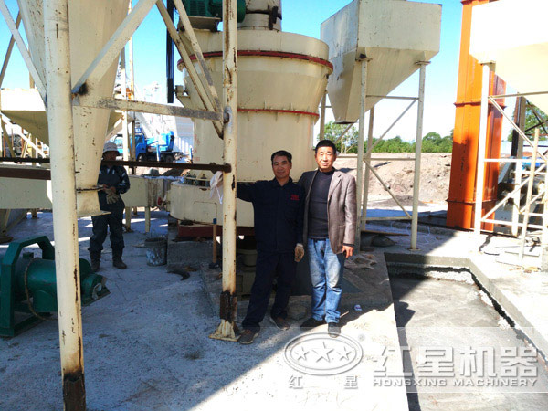 紅星機(jī)器雷蒙磨現(xiàn)場圖