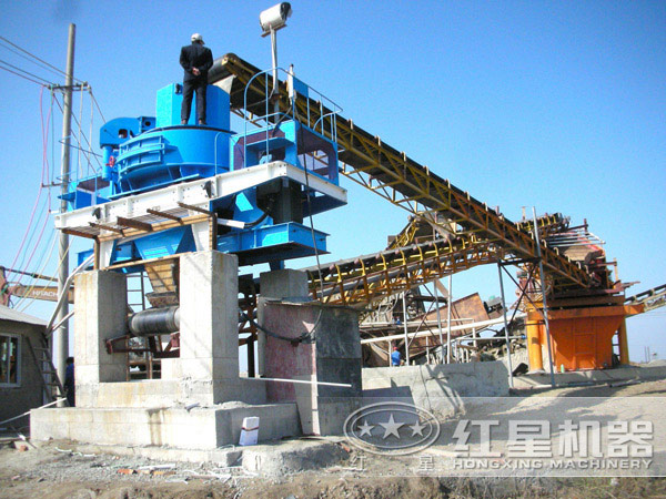 安山巖制砂機(jī)現(xiàn)場
