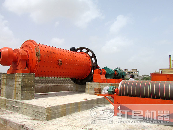 鋼渣球磨機(jī)現(xiàn)場(chǎng)圖