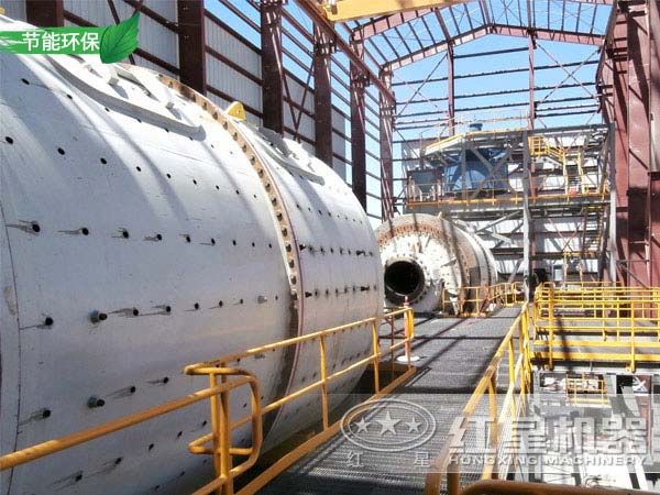 大型球磨機客戶現(xiàn)場