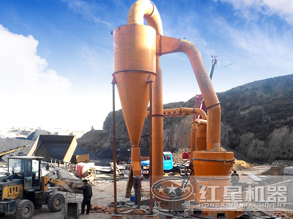 石灰石磨粉生產(chǎn)現(xiàn)場