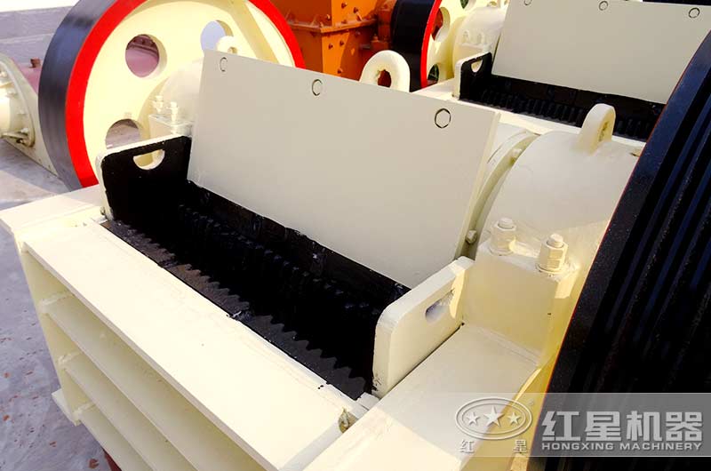 細顎破碎機內部結構展示