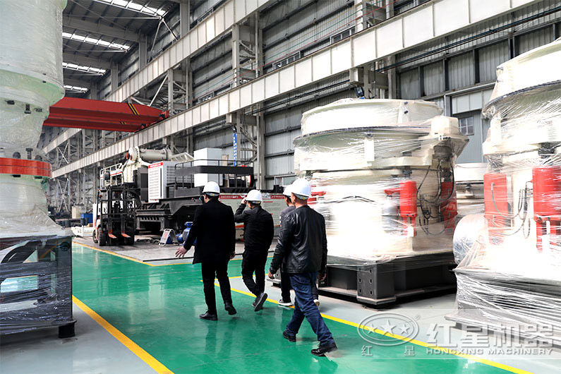 用戶來紅星圓錐破碎機車間參觀 用戶來紅星圓錐破碎機車間參觀