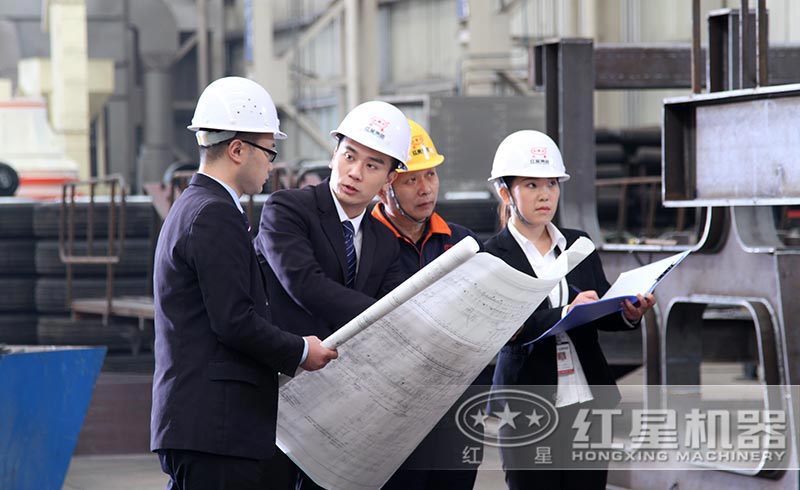 紅星機器技術人員為客戶定制方案