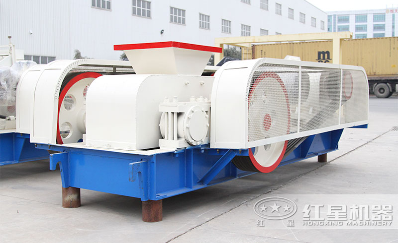 時產(chǎn)8噸對輥式制砂機(jī)