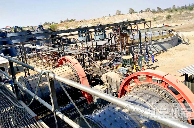 球磨機(jī)作業(yè)現(xiàn)場(chǎng) 球磨機(jī)作業(yè)現(xiàn)場(chǎng)