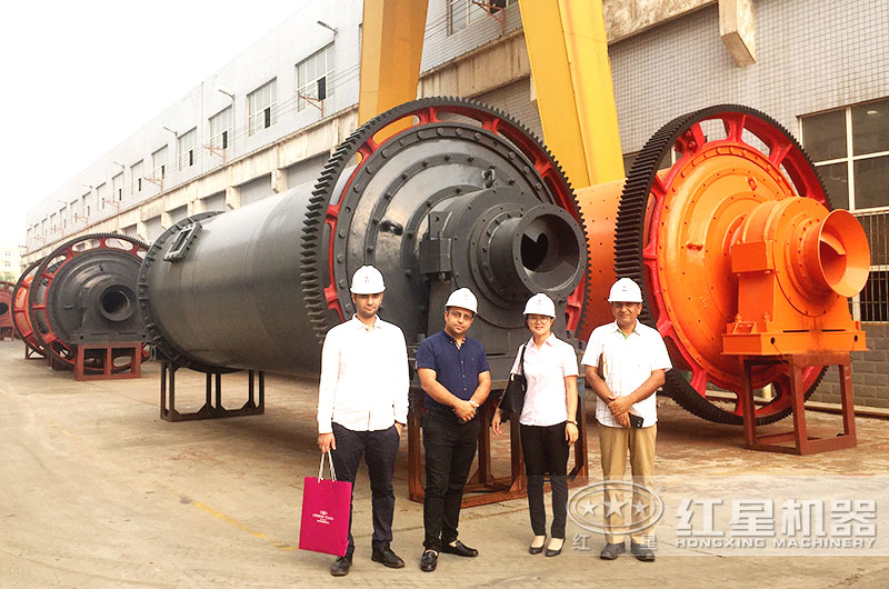 用戶考察紅星機(jī)器廠區(qū)