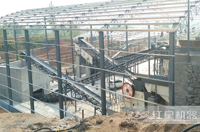 HD德版顎式破碎機(jī)現(xiàn)場(chǎng)實(shí)拍