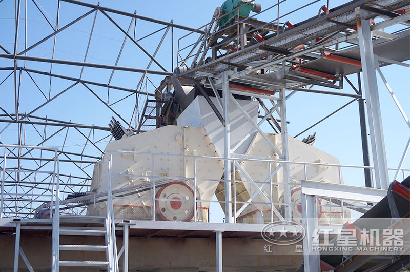 1萬(wàn)噸大型石子機(jī)現(xiàn)場(chǎng)