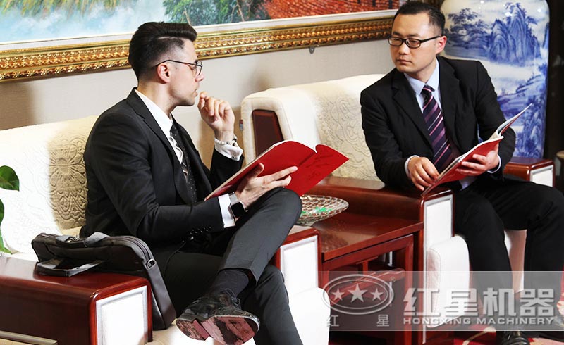 紅星機(jī)器專業(yè)人員為用戶定制方案