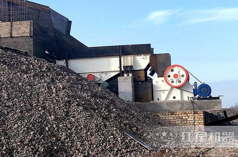 鄂破機(jī)生產(chǎn)現(xiàn)場(chǎng)