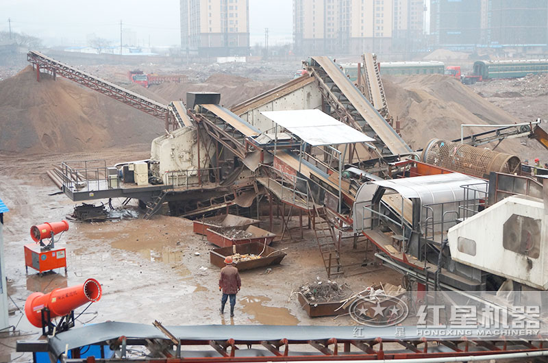 建筑垃圾處理廠作業(yè)現(xiàn)場(chǎng)