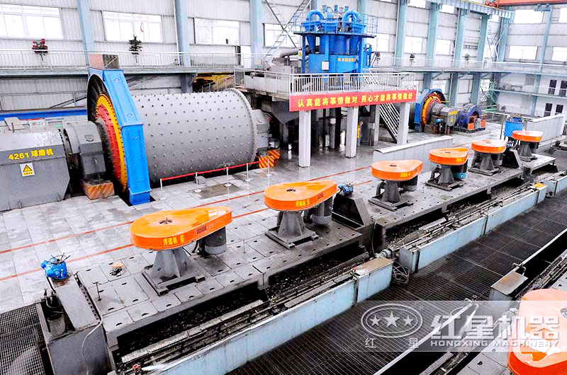 粉煤灰球磨機(jī)作業(yè)現(xiàn)場