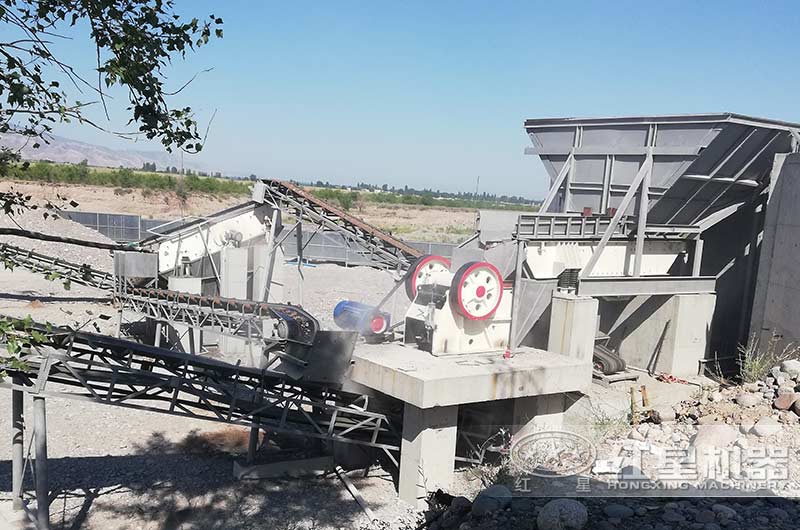 固定式礦山破碎機設備現(xiàn)場 固定式礦山破碎機設備現(xiàn)場