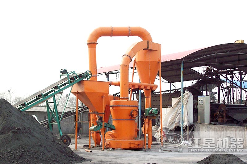 磨粉機(jī)磨煤粉現(xiàn)場