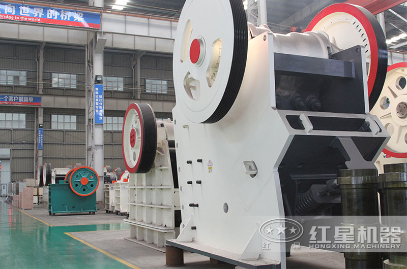 新一代豆瓣顎式破碎機