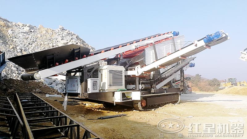 移動(dòng)汽車載式打石子機(jī)作業(yè)現(xiàn)場(chǎng)