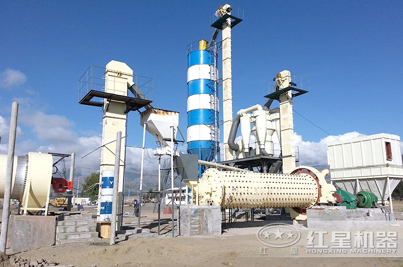 鐵礦球磨機生產(chǎn)現(xiàn)場圖 鐵礦球磨機生產(chǎn)現(xiàn)場圖