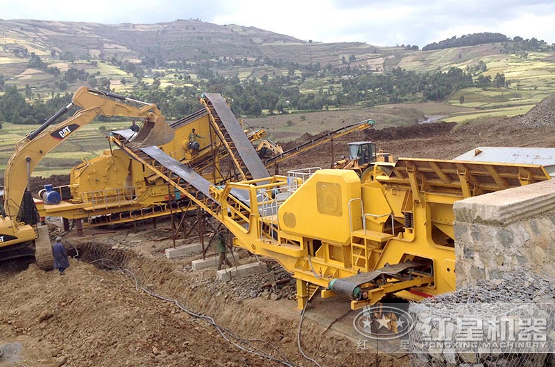 建筑垃圾破碎設(shè)備生產(chǎn)線二合一配置，聯(lián)機(jī)作業(yè)