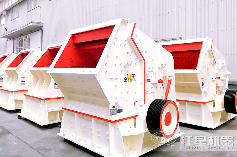 1214反擊破碎機車間實拍圖