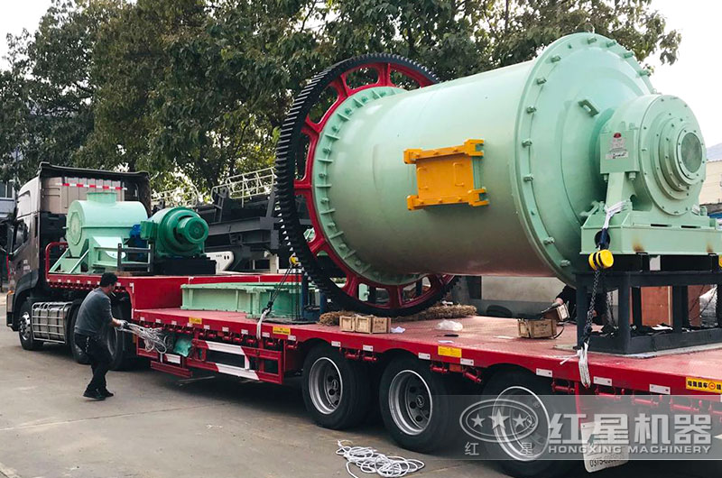 紅星節(jié)能球磨機(jī)裝車(chē)發(fā)貨