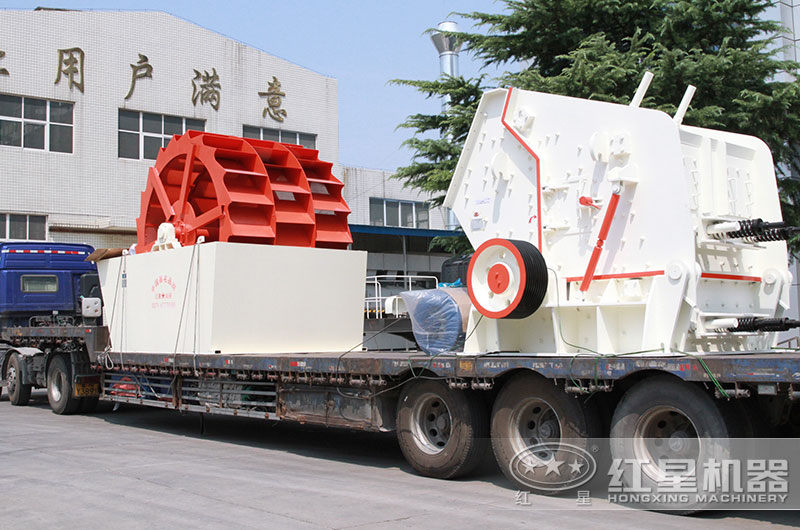 時產(chǎn)300噸碎石機發(fā)貨現(xiàn)場